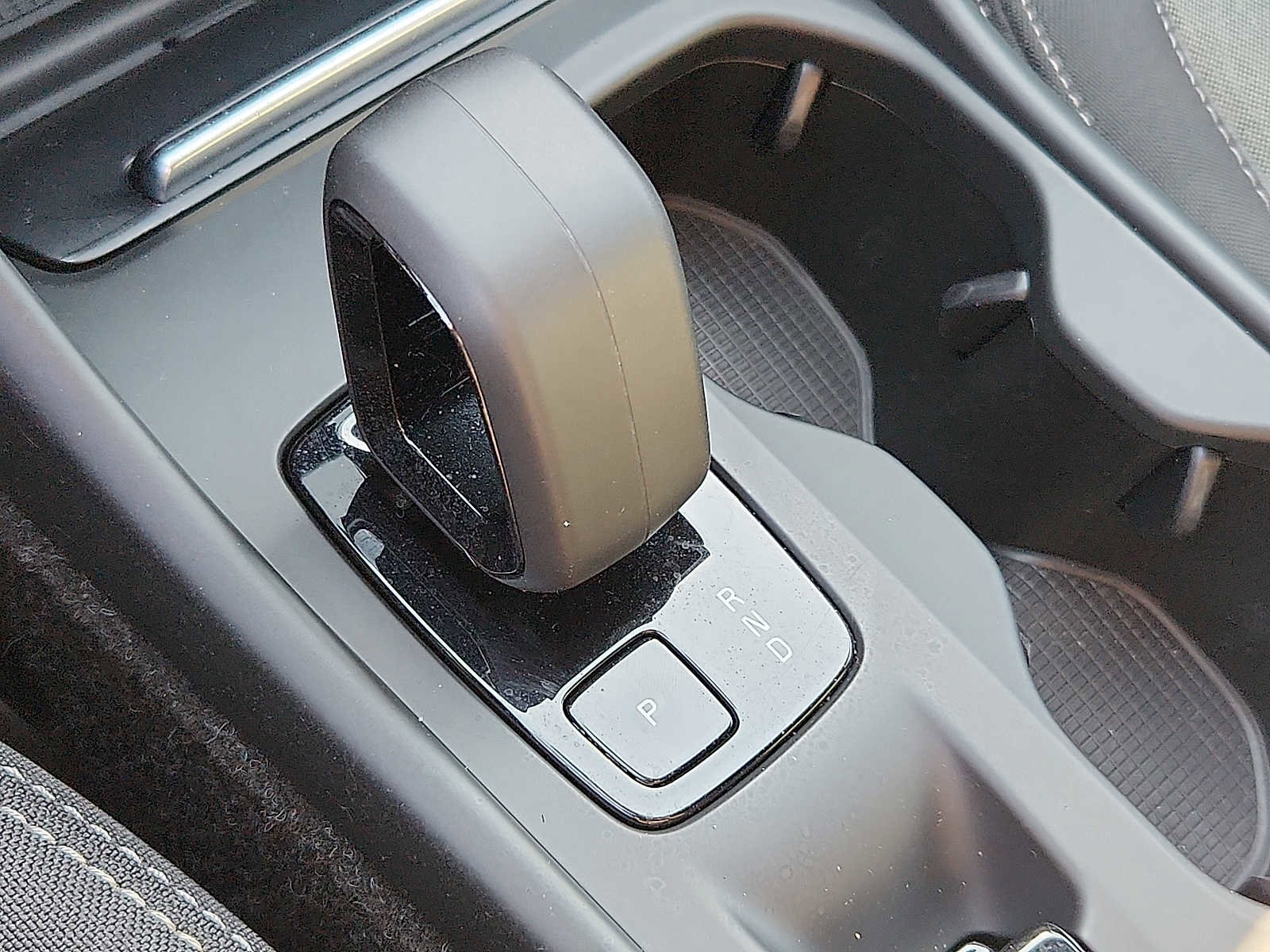 Used 2023 Volvo XC40 B4 Core FWD image 14