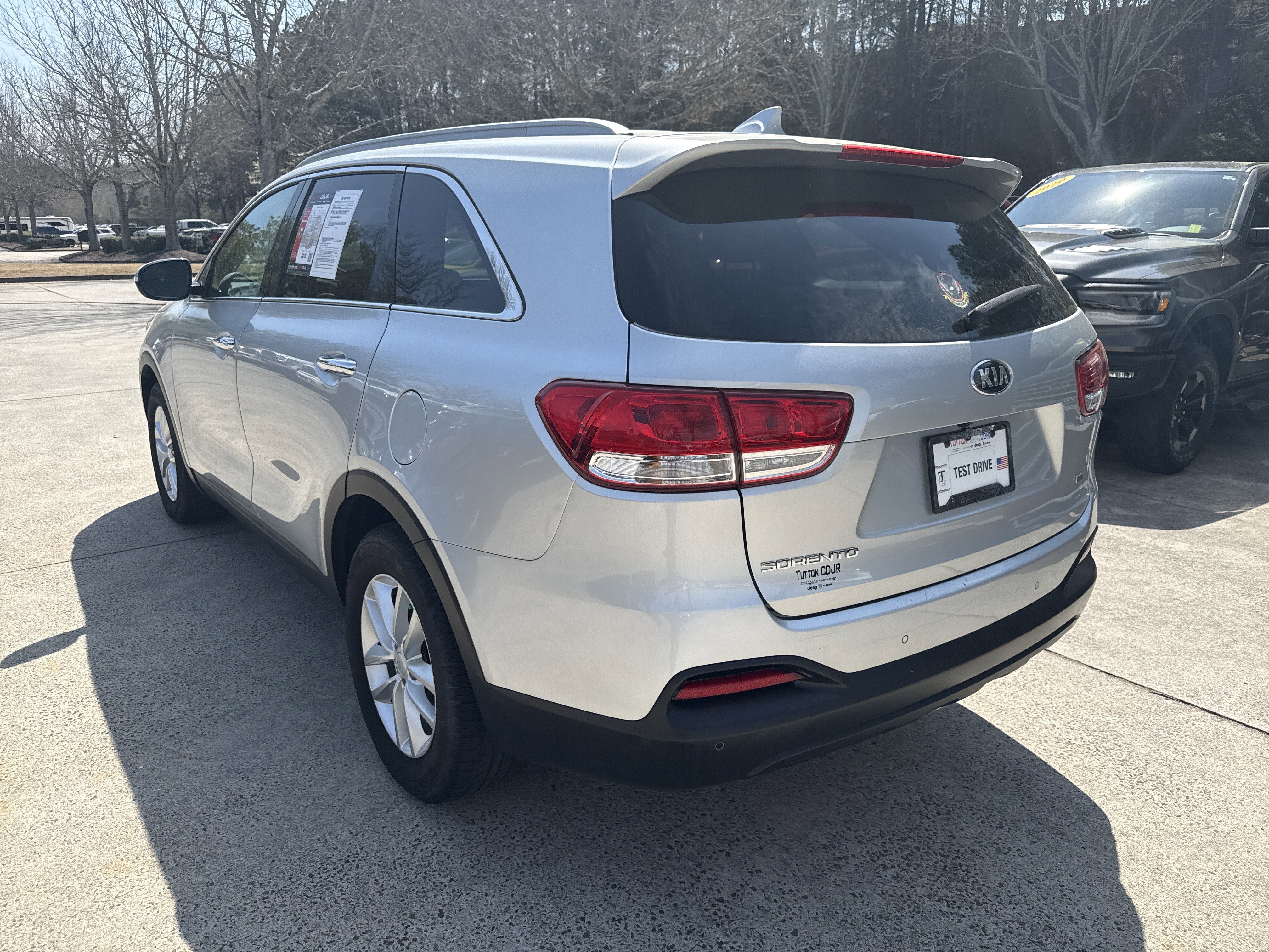 Used 2018 Kia Sorento LX image 5