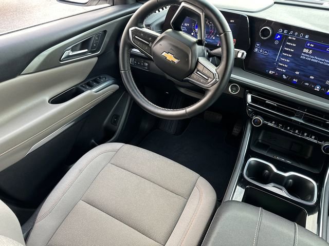 Used 2025 Chevrolet Traverse LT image 22