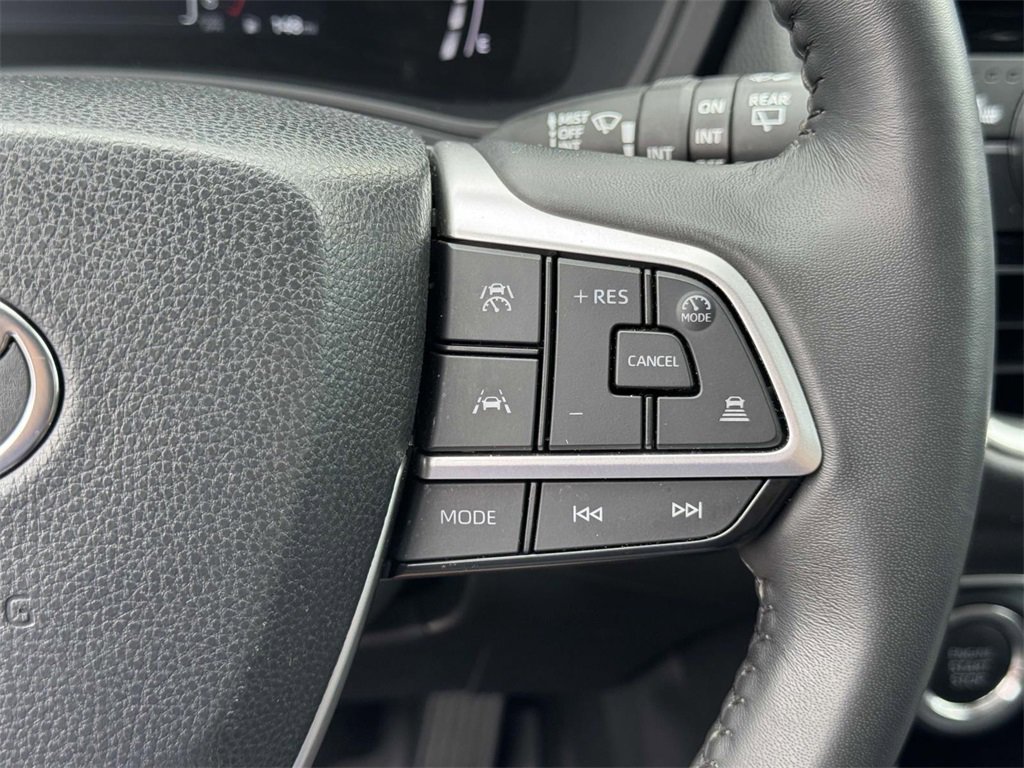 Used 2024 Toyota Grand Highlander XLE image 11