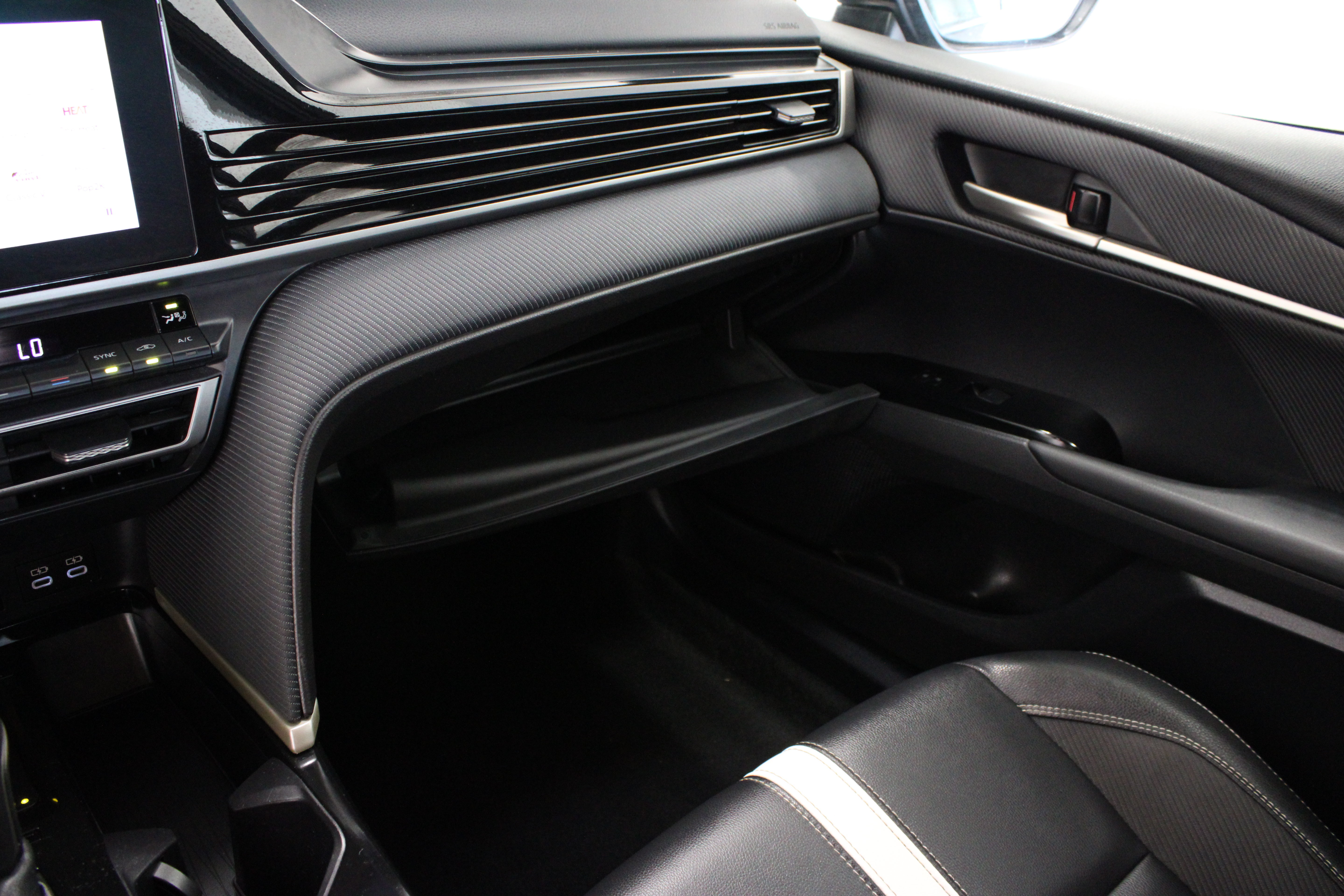 Used 2025 Toyota Camry SE FWD image 23