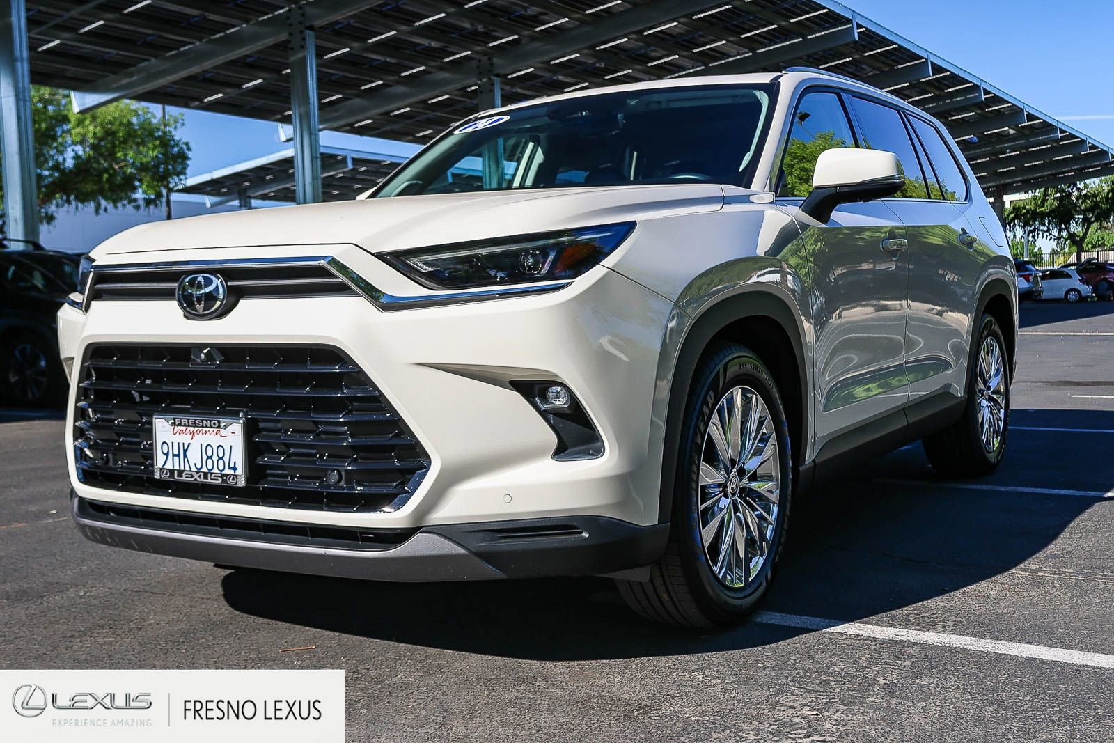 Used 2024 Toyota Grand Highlander Platinum image 3