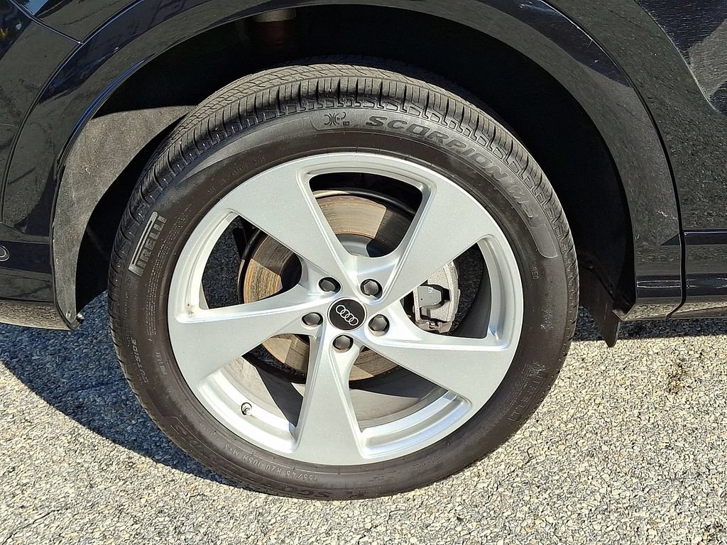 Certified 2025 Audi Q5 Premium Plus w/ Premium Plus AWD/4WD image 8