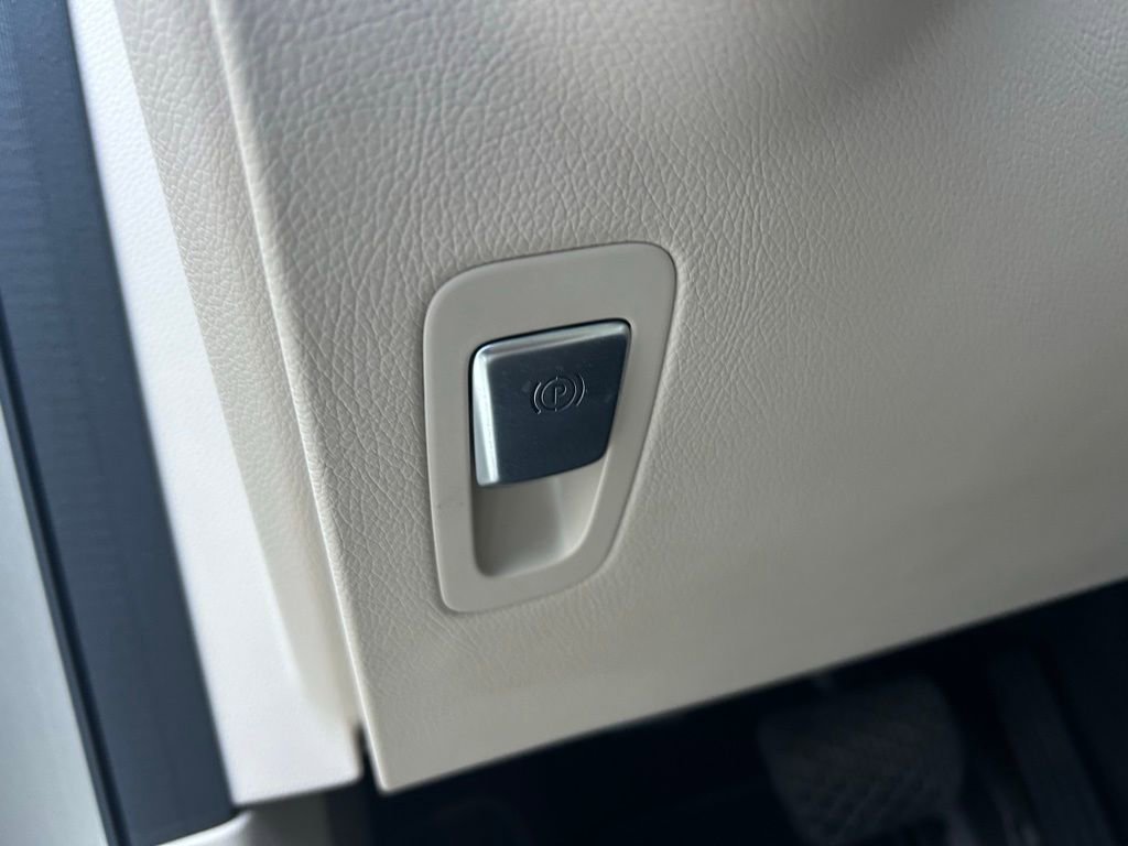 Used 2019 Mercedes-Benz GLC 300 4MATIC image 55