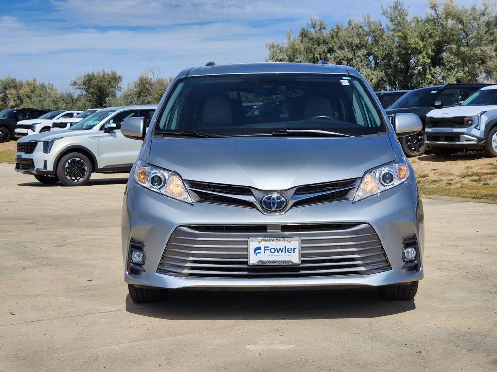 Used 2019 Toyota Sienna XLE Premium AWD/4WD image 2