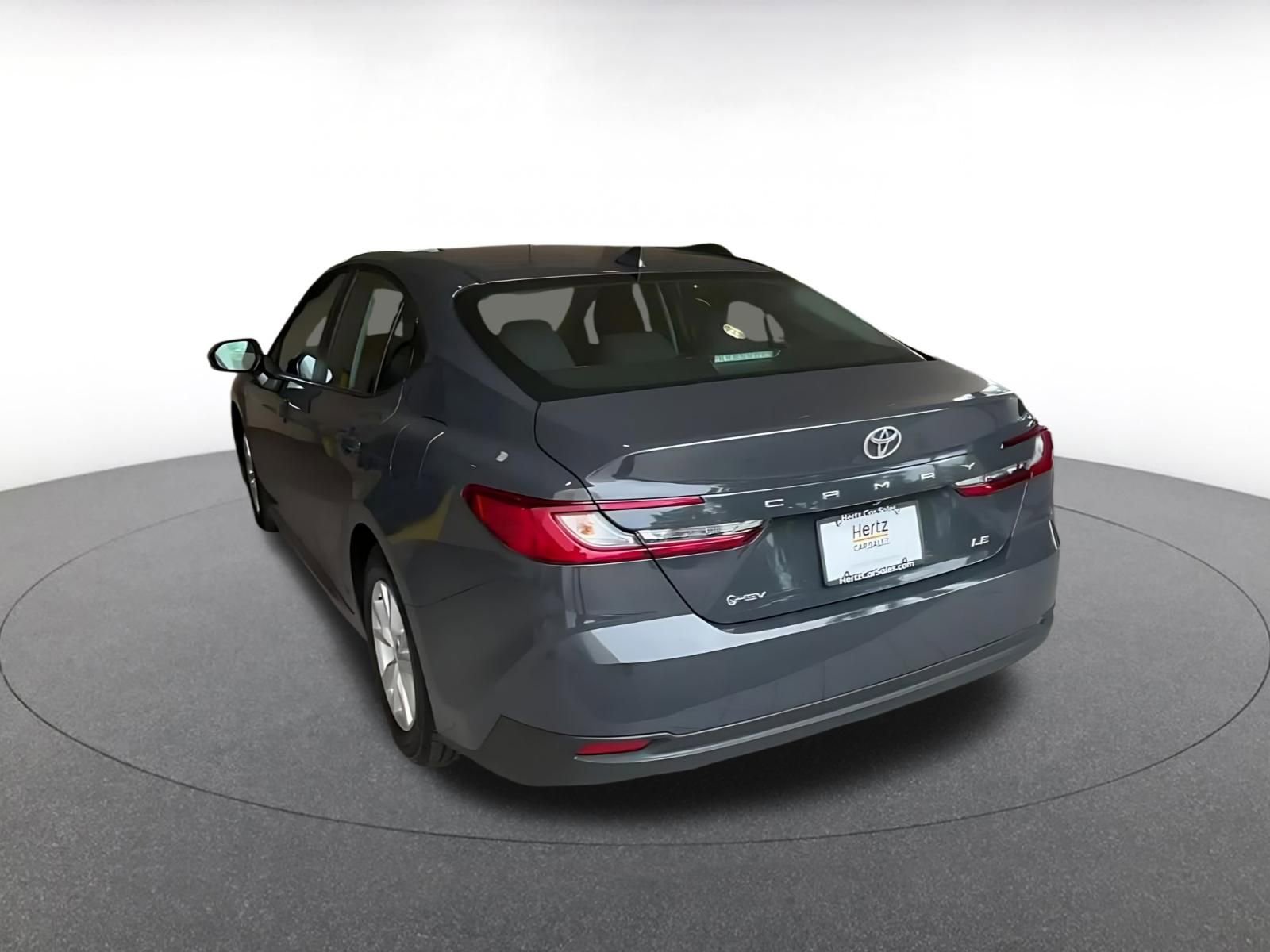 Used 2025 Toyota Camry LE image 10