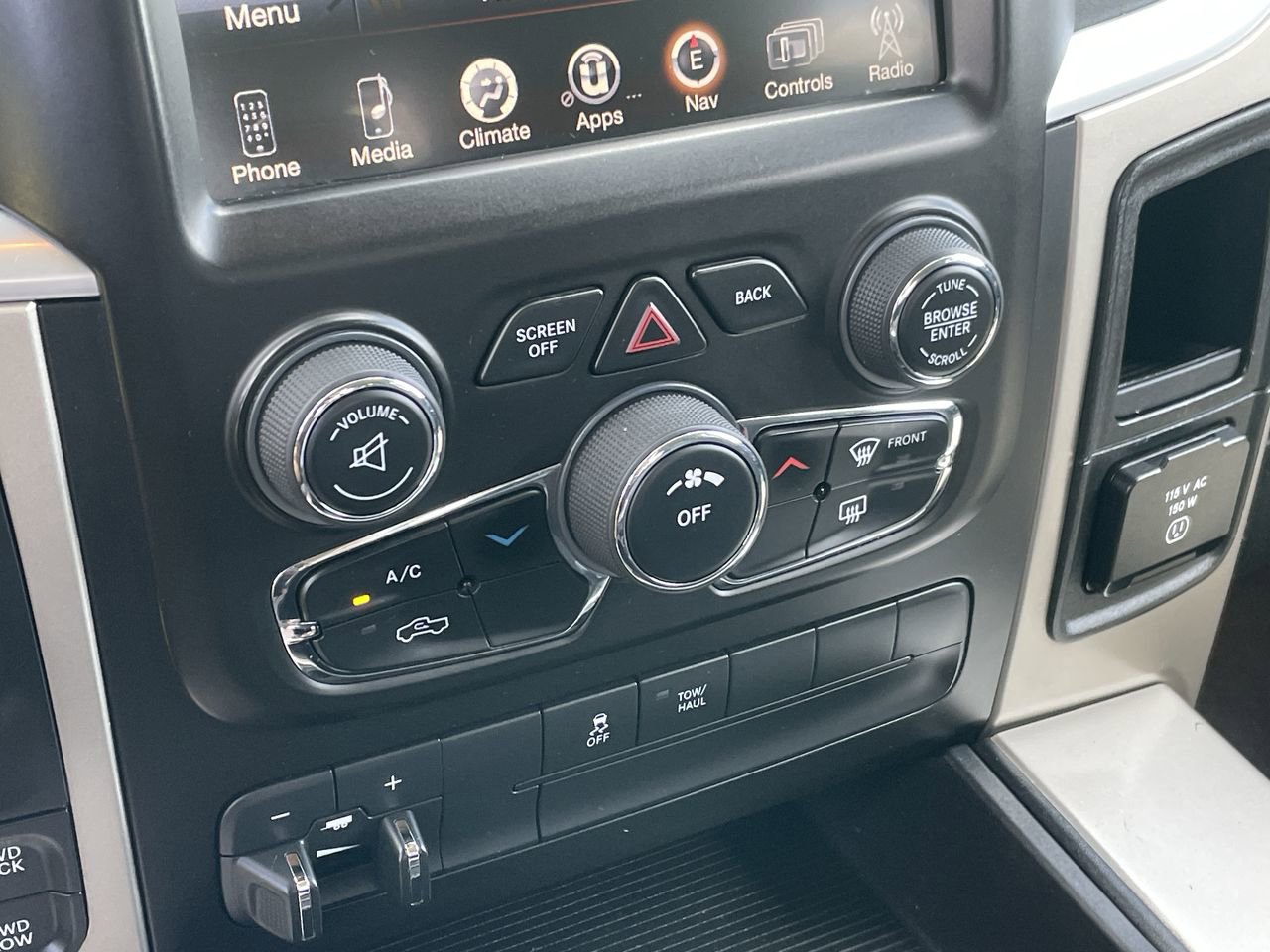 Used 2014 RAM 1500 Outdoorsman AWD/4WD image 34