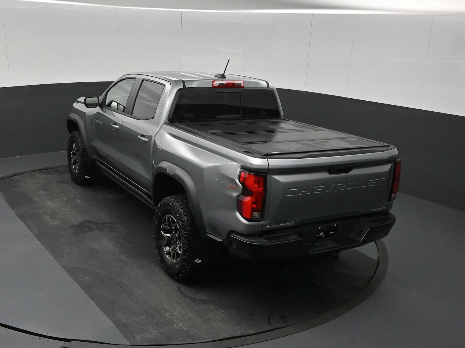 Used 2024 Chevrolet Colorado ZR2 w/ ZR2 Convenience Package III AWD/4WD image 14