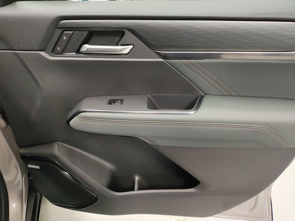 New 2026 GMC Acadia AT4 w/ LPO, Floor Liner Package image 9