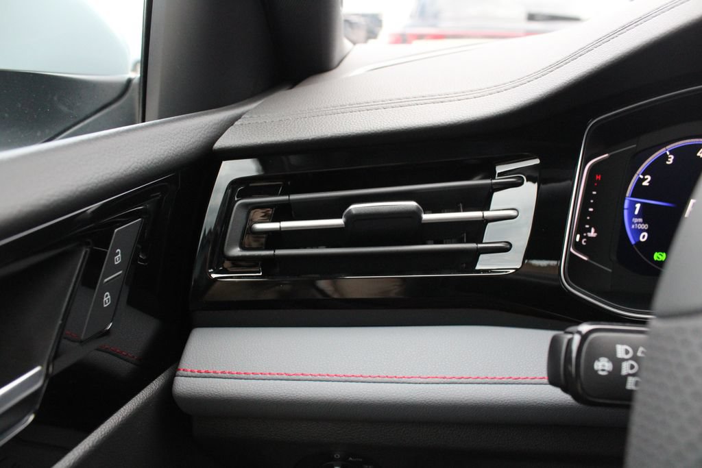 New 2027 Volkswagen Jetta GLI Autobahn FWD image 9