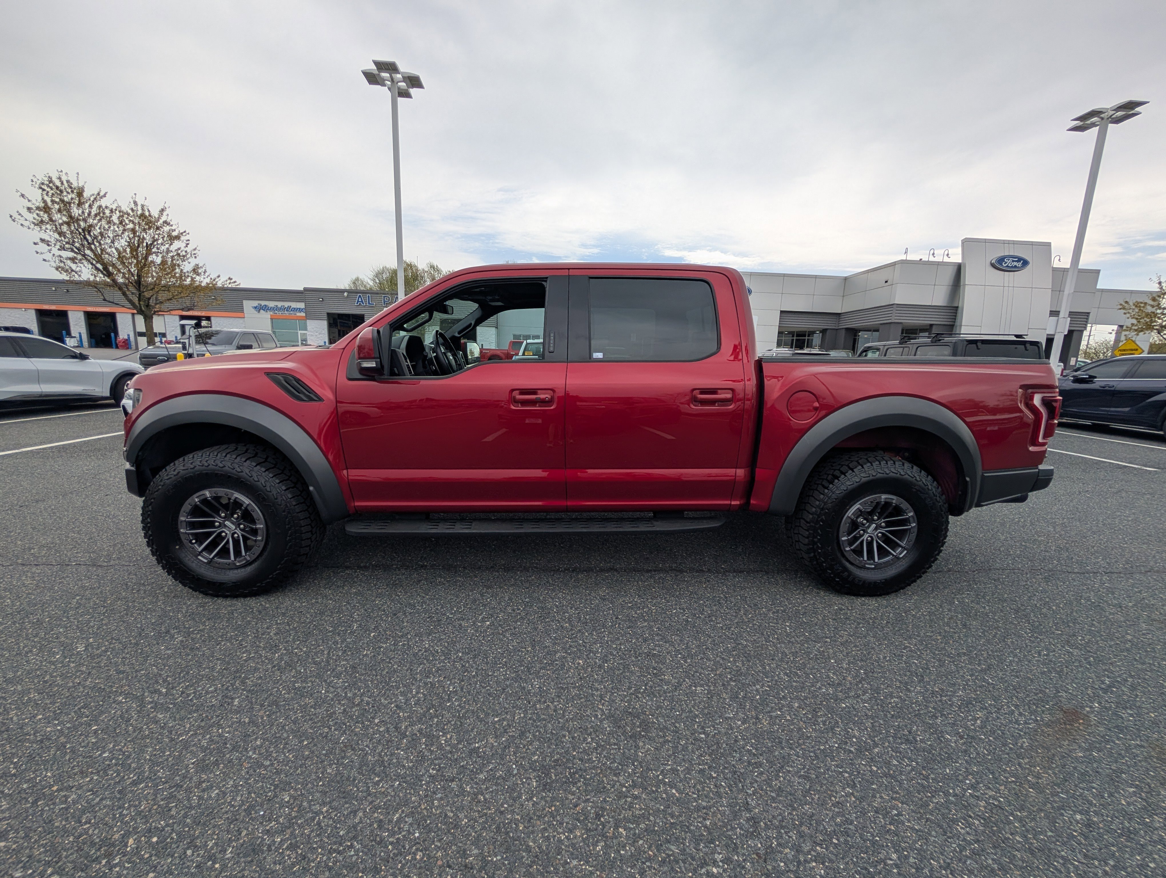 Certified 2019 Ford F150 Raptor w/ Equipment Group 802A Luxury image 6