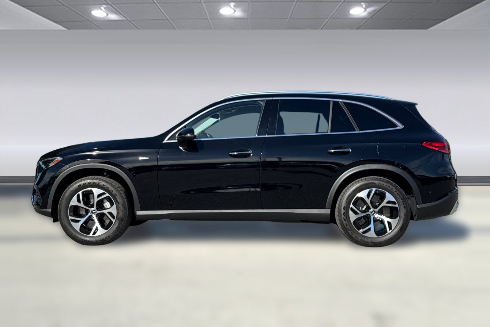 Certified 2025 Mercedes-Benz GLC 350e 4MATIC image 2