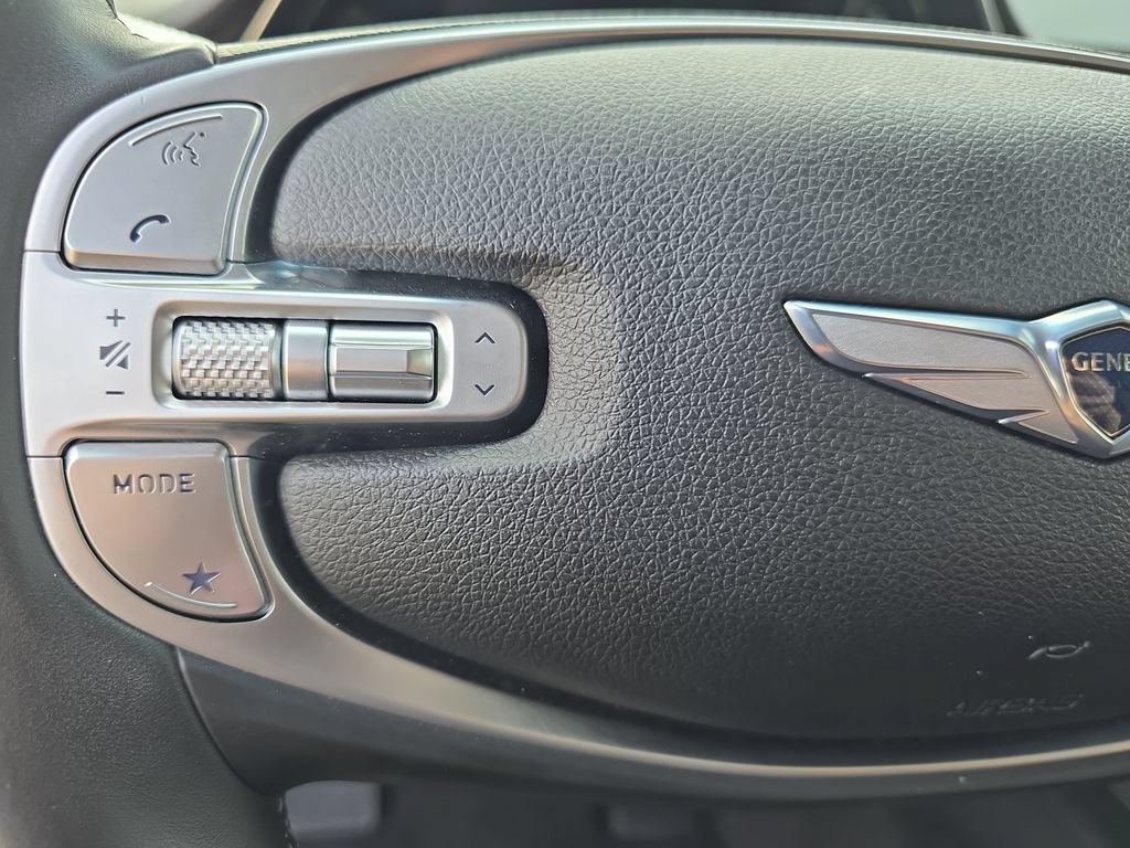 Used 2025 Genesis GV70 2.5T AWD/4WD image 17
