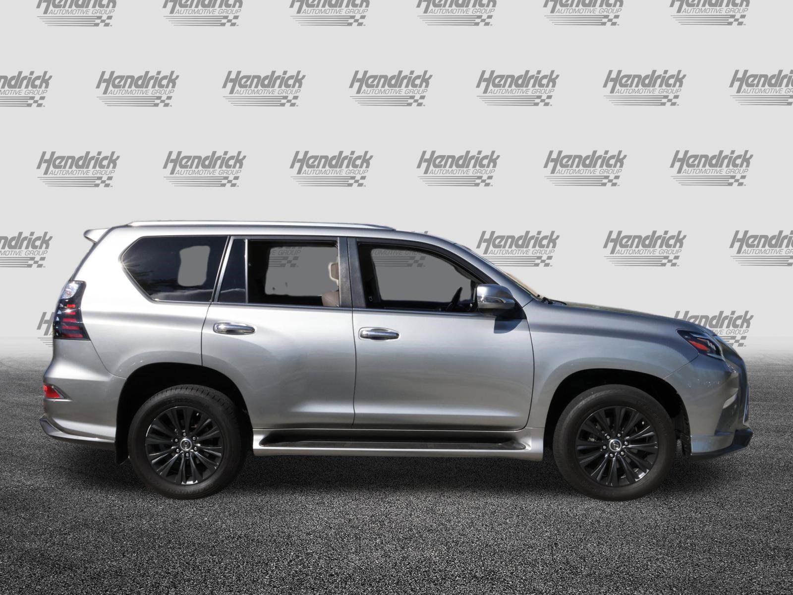Used 2023 Lexus GX 460 Premium w/ Accessory Package AWD/4WD image 10