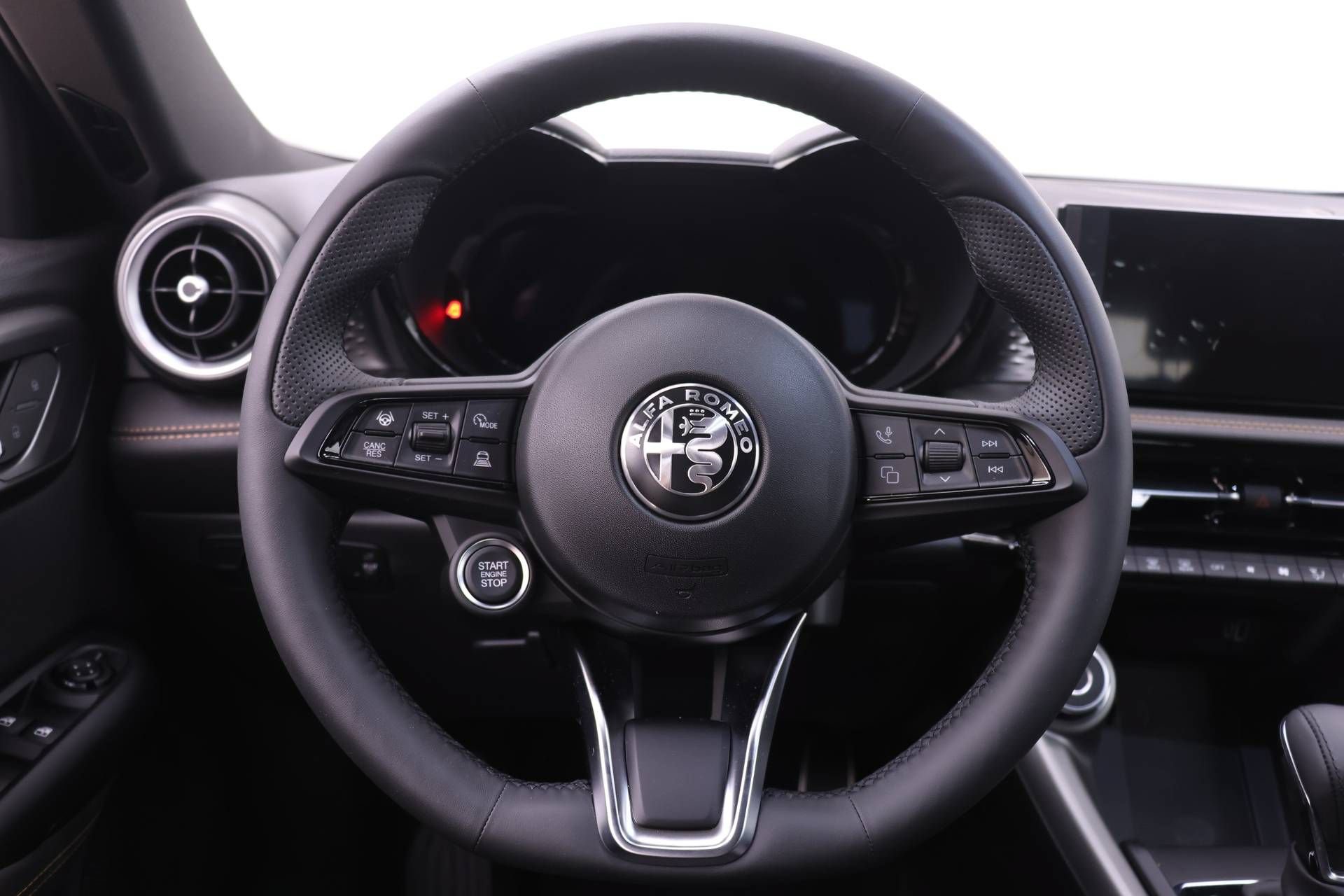 New 2026 Alfa Romeo Tonale w/ Active Assist Package AWD/4WD image 15