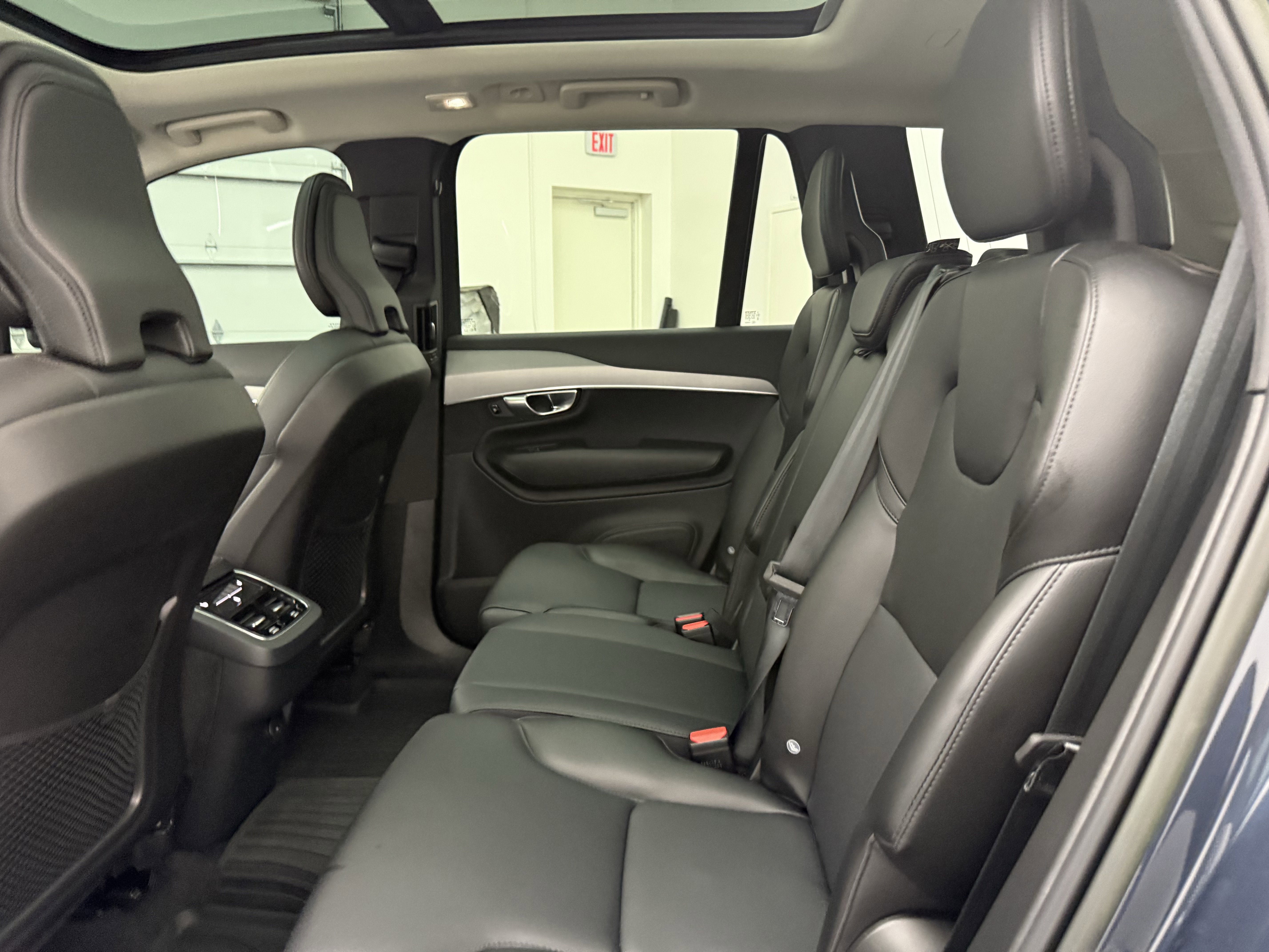 Certified 2023 Volvo XC90 B5 Core w/ Protection Package Premier AWD/4WD image 24