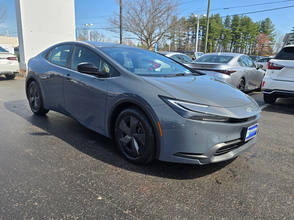 Used 2024 Toyota Prius LE AWD/4WD image 9