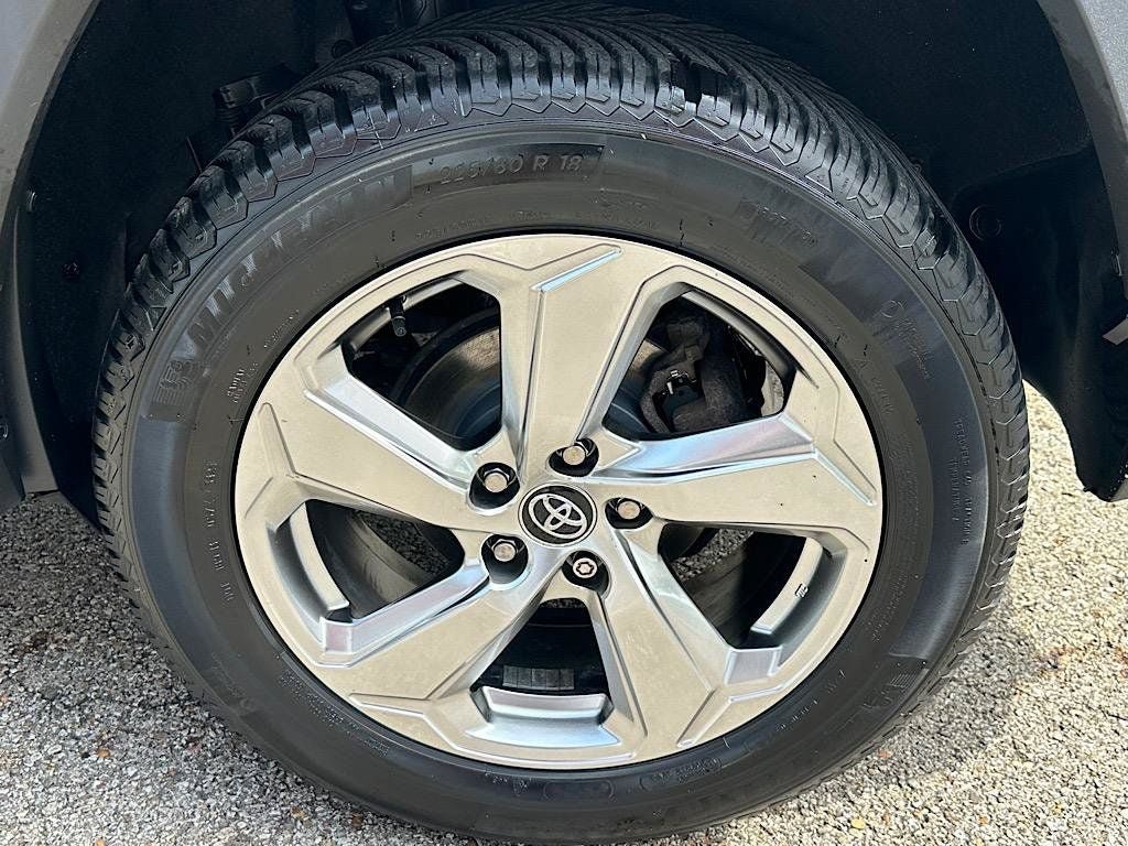 Certified 2021 Toyota RAV4 Limited AWD/4WD image 26