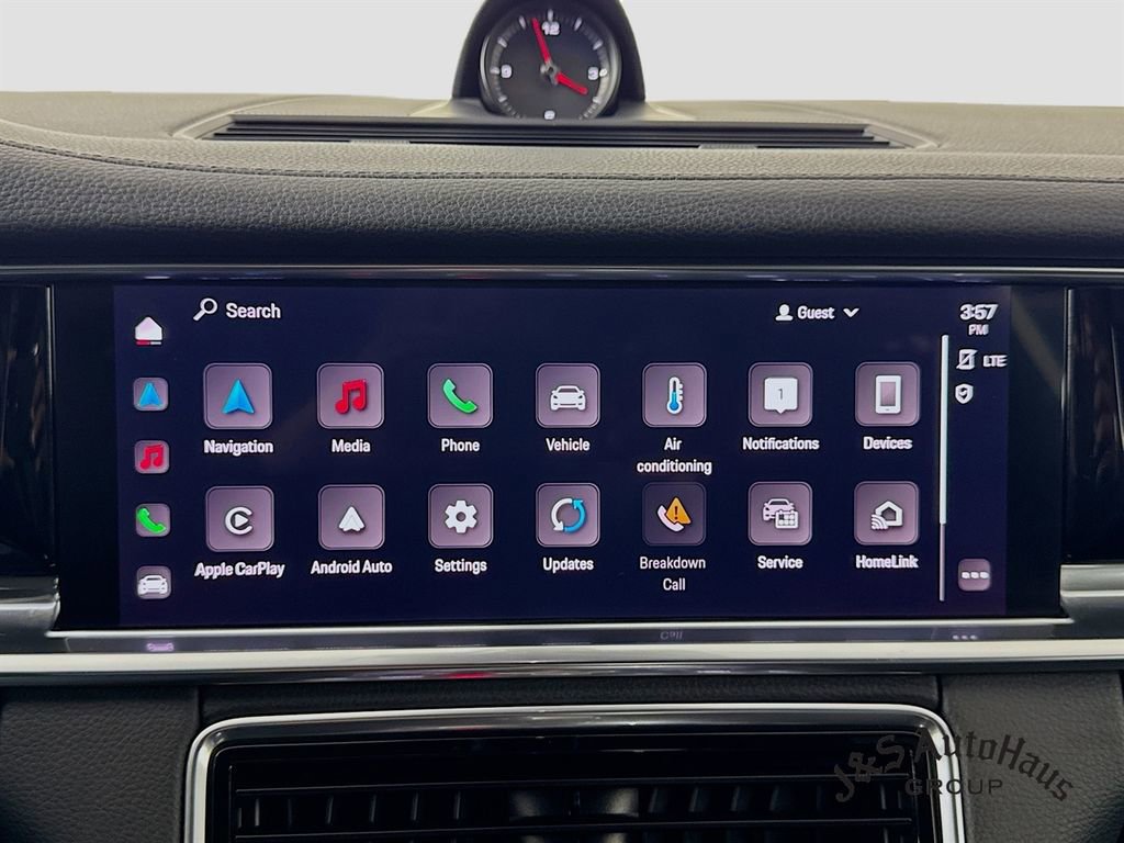 Used 2022 Porsche Panamera Platinum Edition image 17