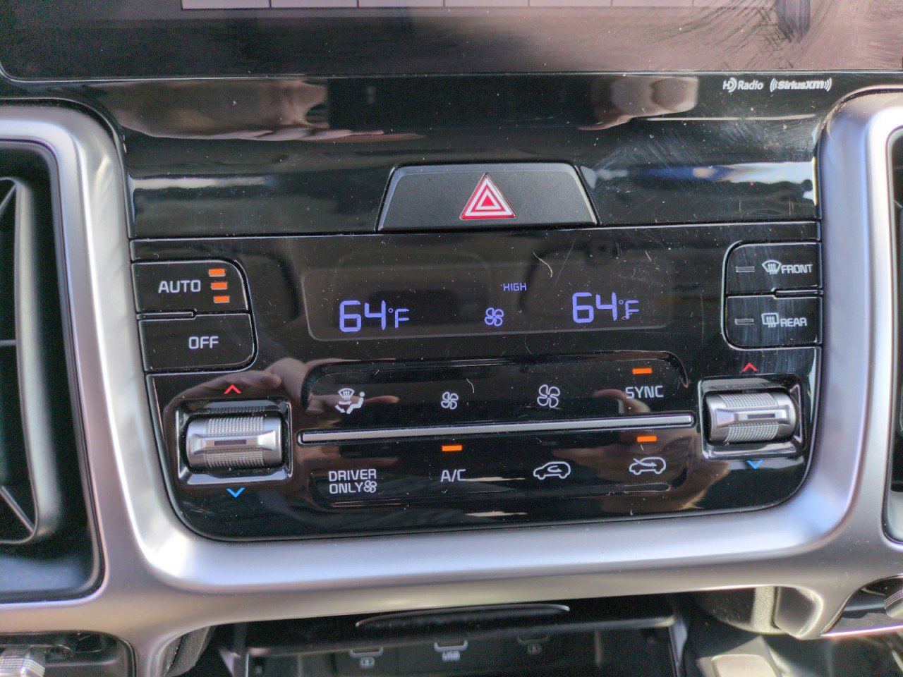 Used 2022 Kia Sorento S FWD image 26