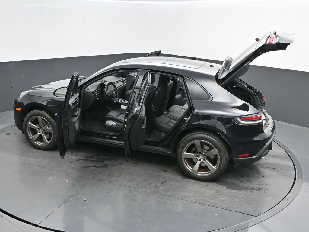 Used 2023 Porsche Macan Turbo image 26