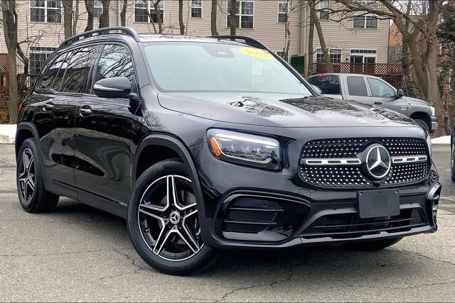 Used 2026 Mercedes-Benz GLB 250 4MATIC image 1