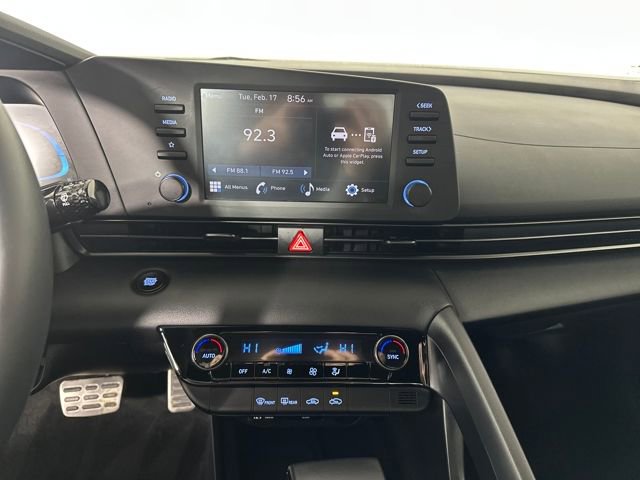 Certified 2025 Hyundai Elantra Sport image 21