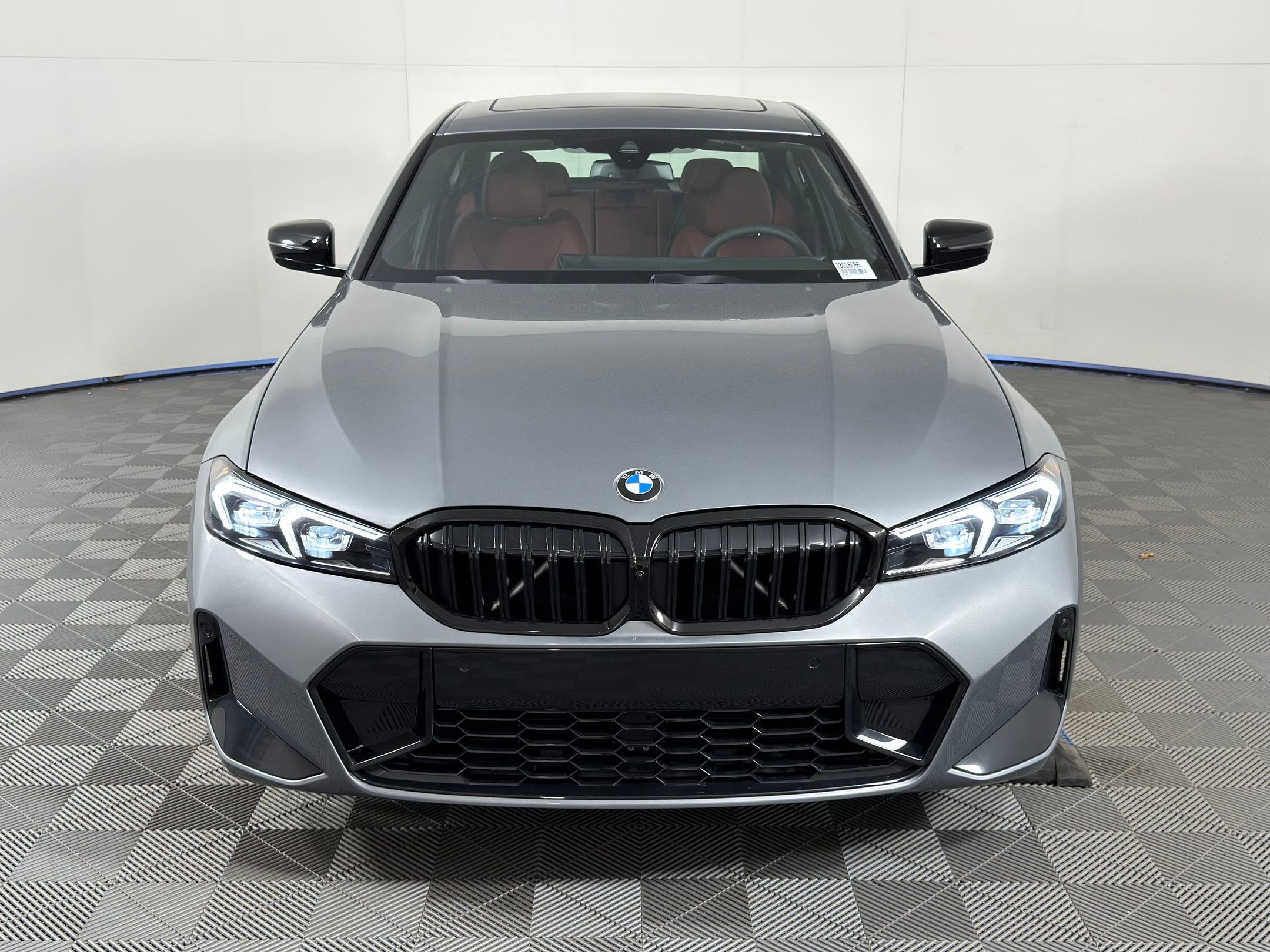 Used 2026 BMW 330i Sedan w/ M Sport Package image 5