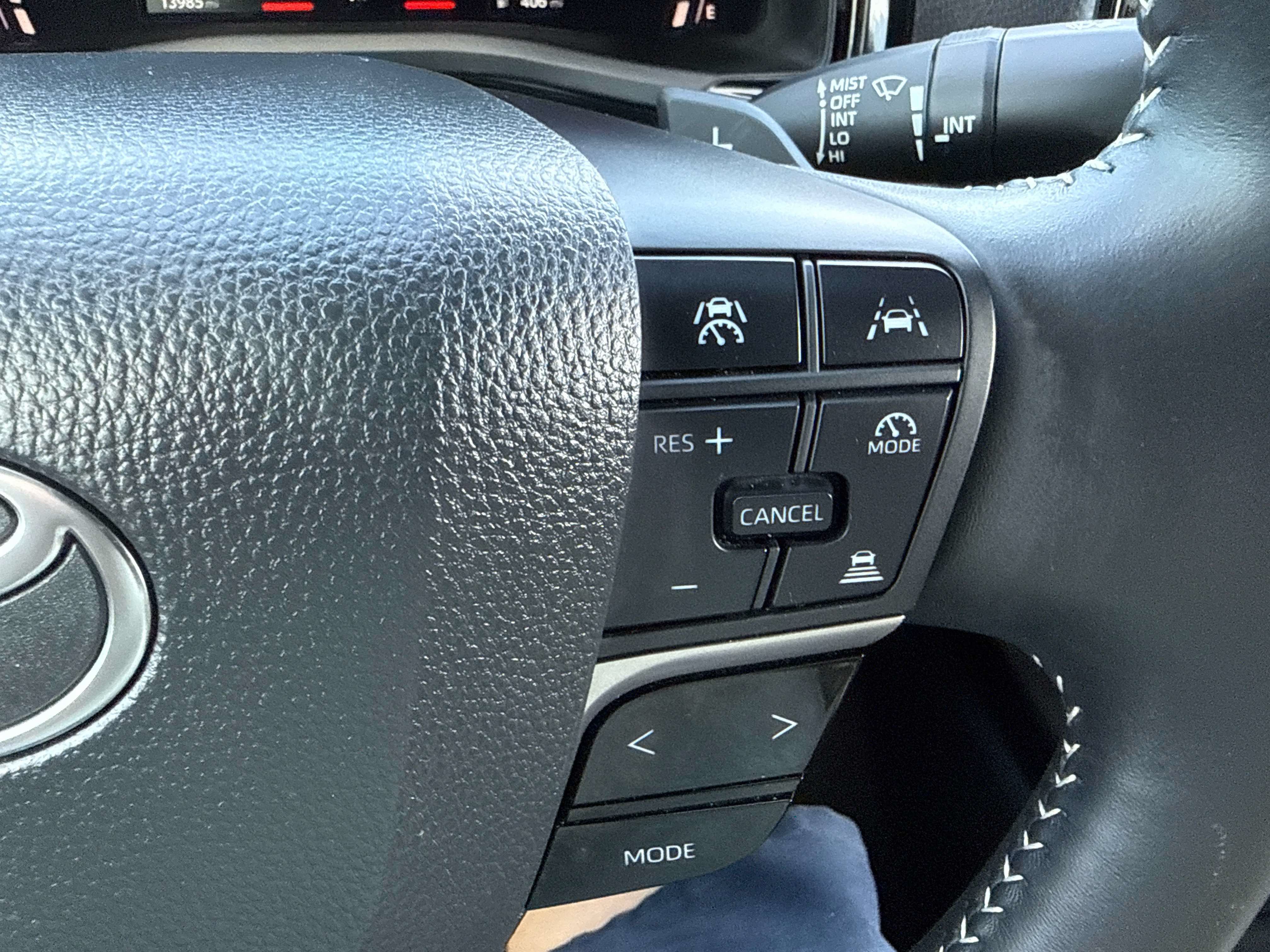 Used 2025 Toyota Camry SE FWD image 25