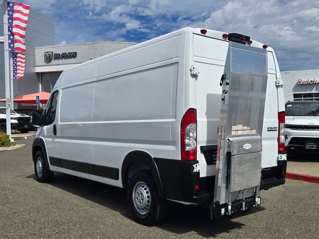 Used 2025 RAM ProMaster 2500 w/ Convenience Group FWD image 6