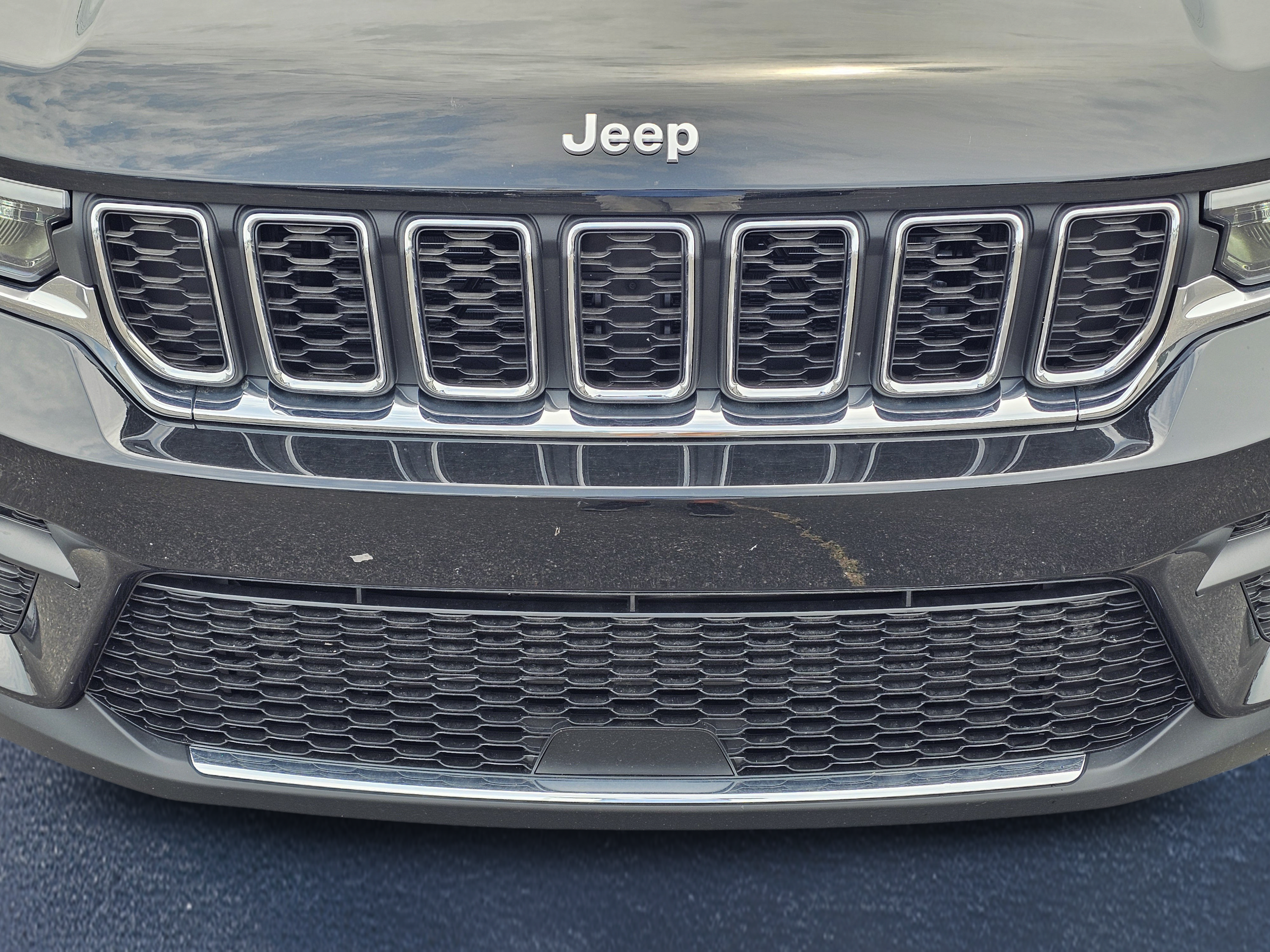 New 2026 Jeep Grand Cherokee Laredo X RWD image 3