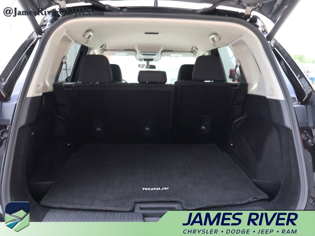 Used 2025 Nissan Rogue SV FWD image 14