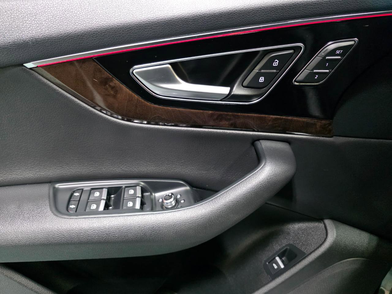 Used 2018 Audi Q7 3.0T Prestige w/ Prestige Package image 18