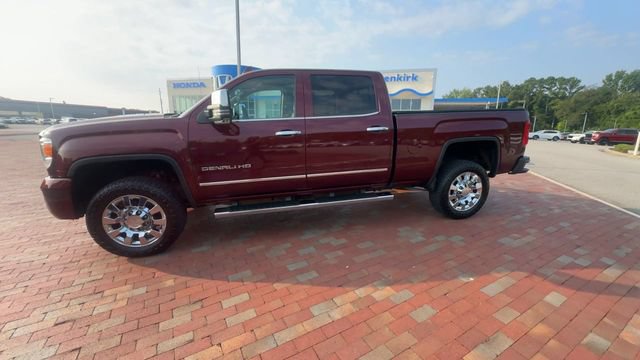 Used 2016 GMC Sierra 2500 Denali w/ Duramax Plus Package AWD/4WD image 7