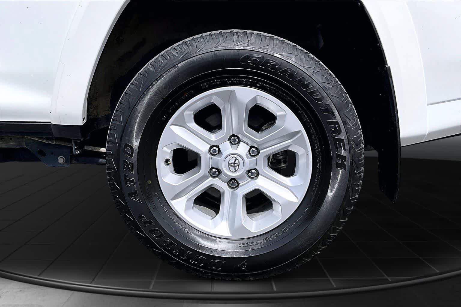 Used 2024 Toyota 4Runner SR5 Premium w/ Moonroof Package AWD/4WD image 35