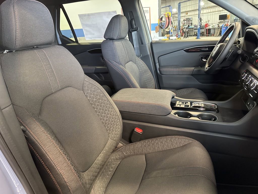 New 2026 Honda Pilot Sport image 26