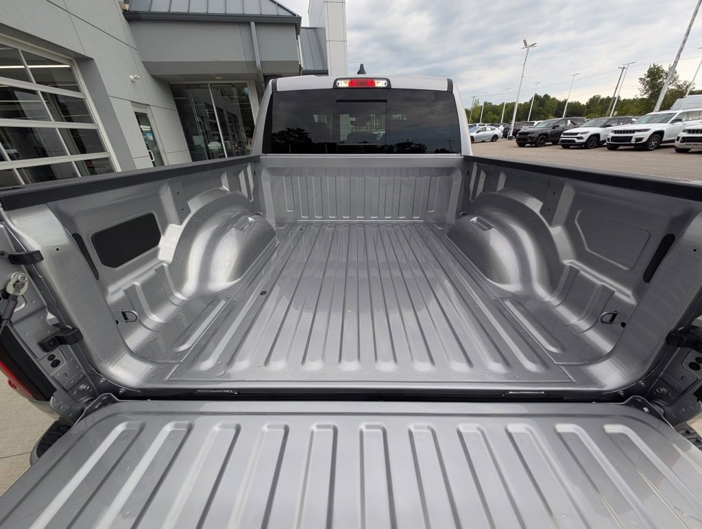 New 2026 RAM 1500 4x4 Crew Cab image 11