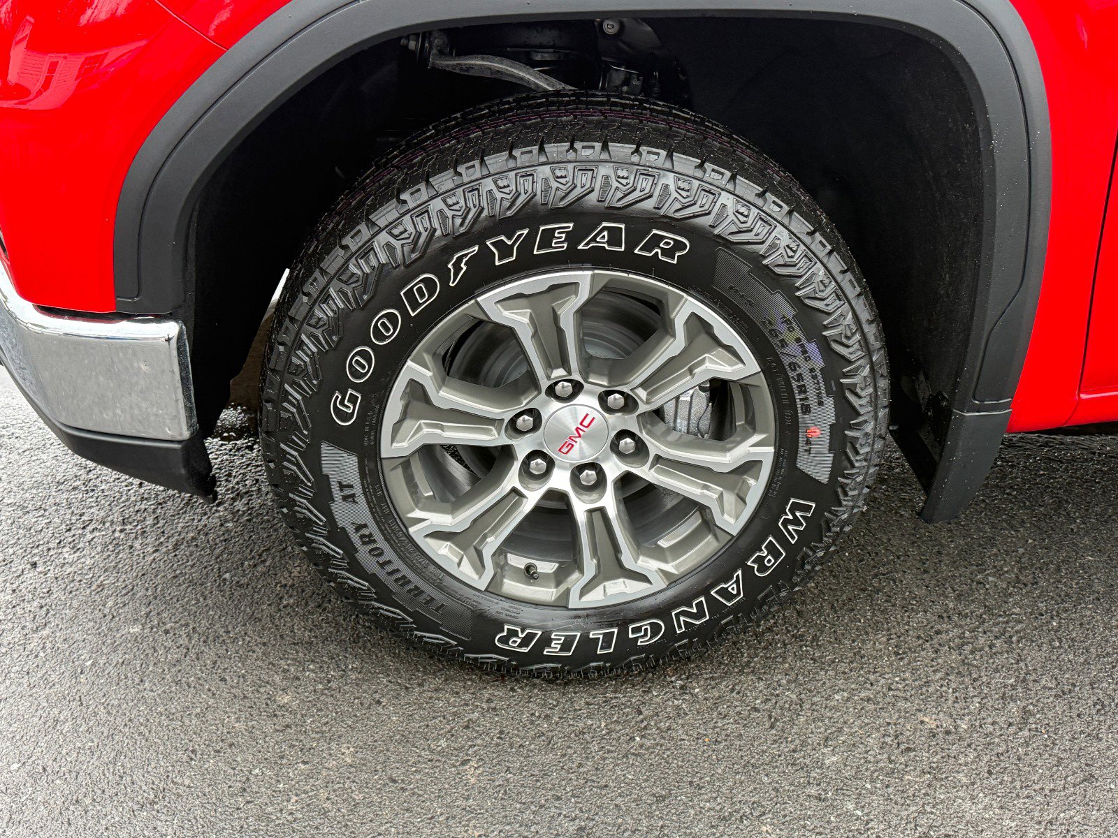 New 2026 GMC Sierra 1500 SLE image 9