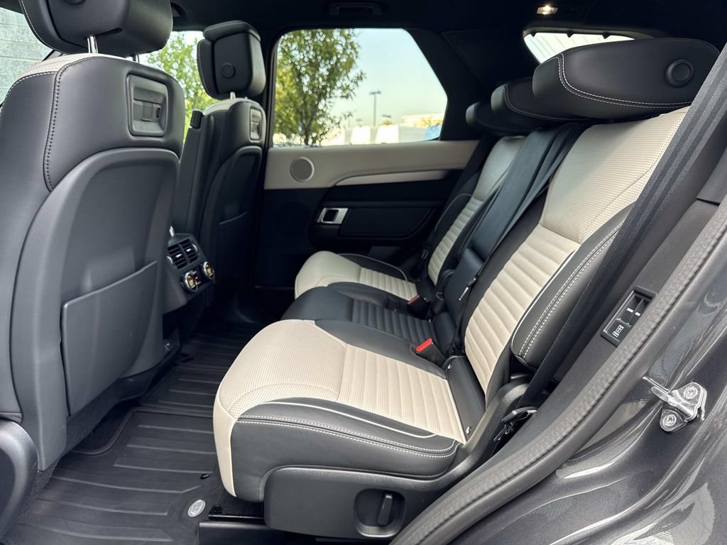 Certified 2024 Land Rover Discovery Dynamic SE AWD/4WD image 14