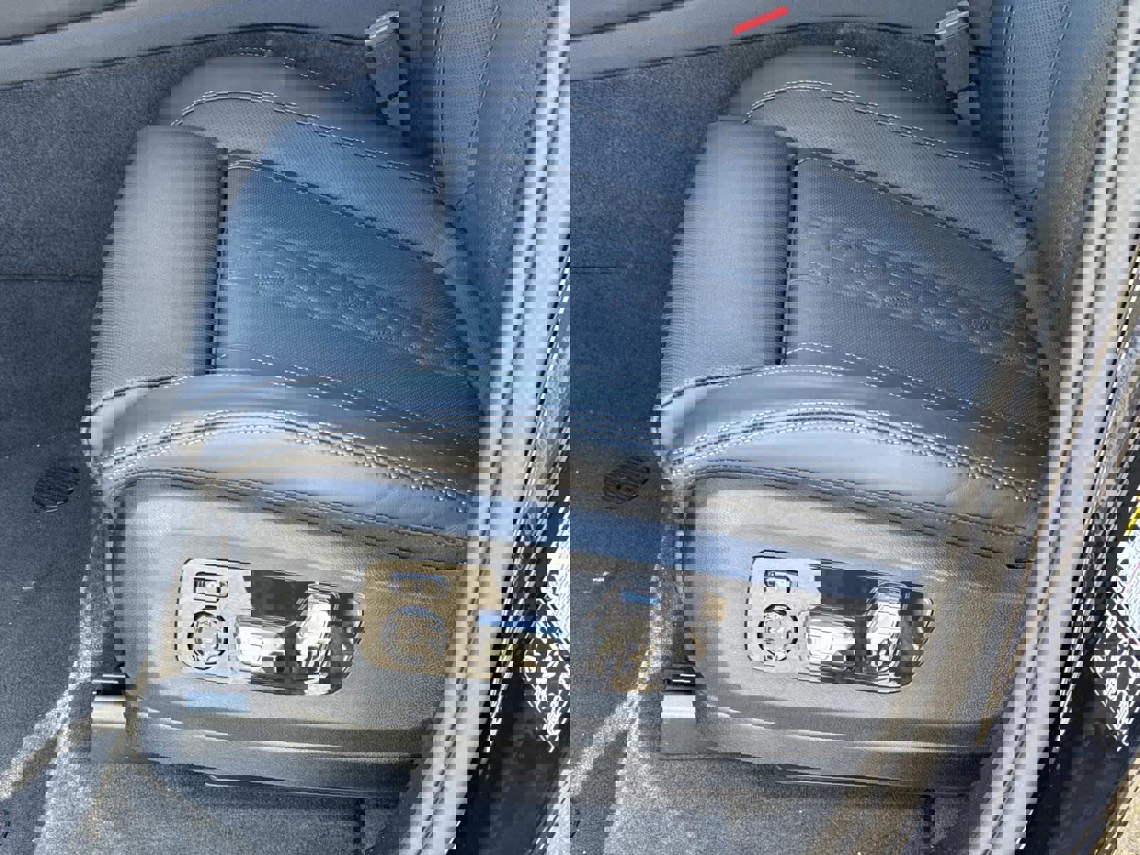 New 2026 BMW X5 xDrive40i w/ M Sport Package image 21