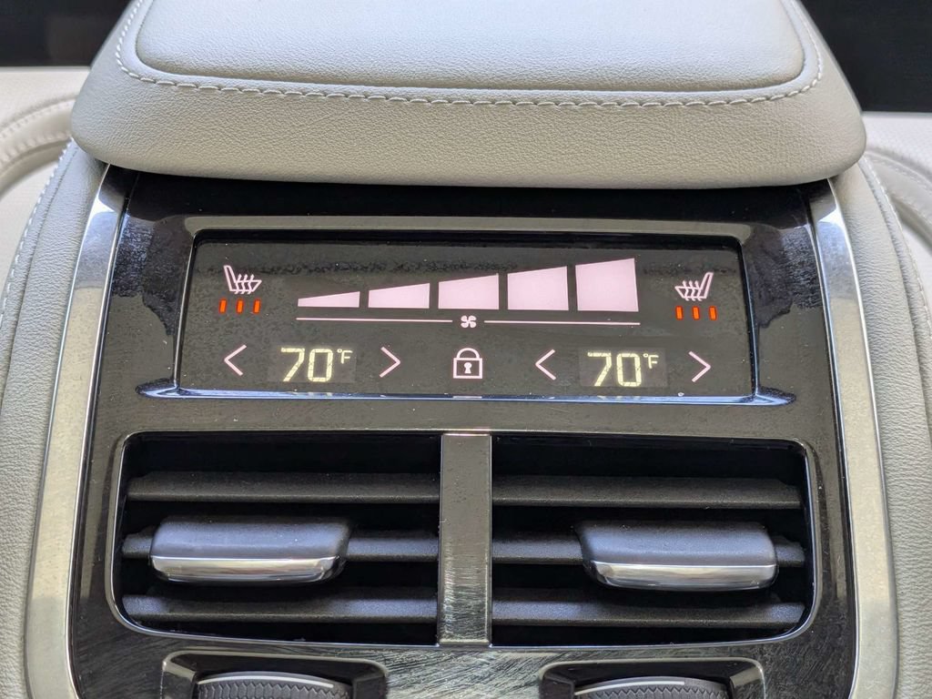 Certified 2025 Volvo XC90 B6 Ultra AWD/4WD image 20