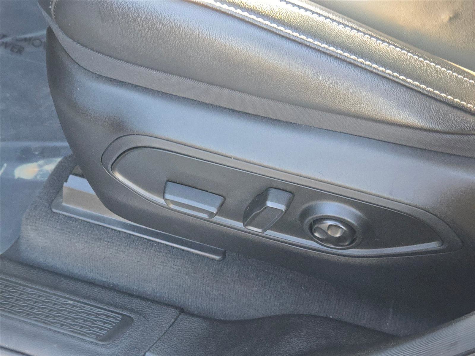 Used 2022 Jeep Grand Cherokee Limited 4xe image 27