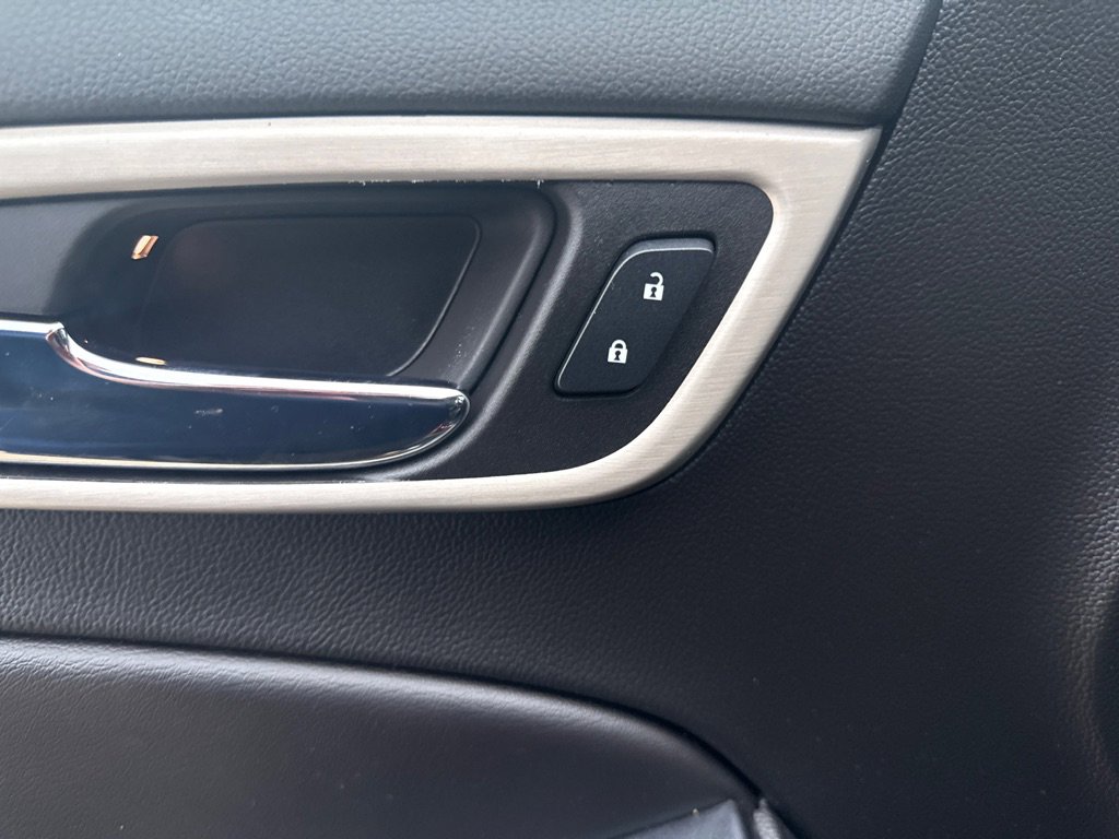 Used 2018 GMC Yukon Denali image 26