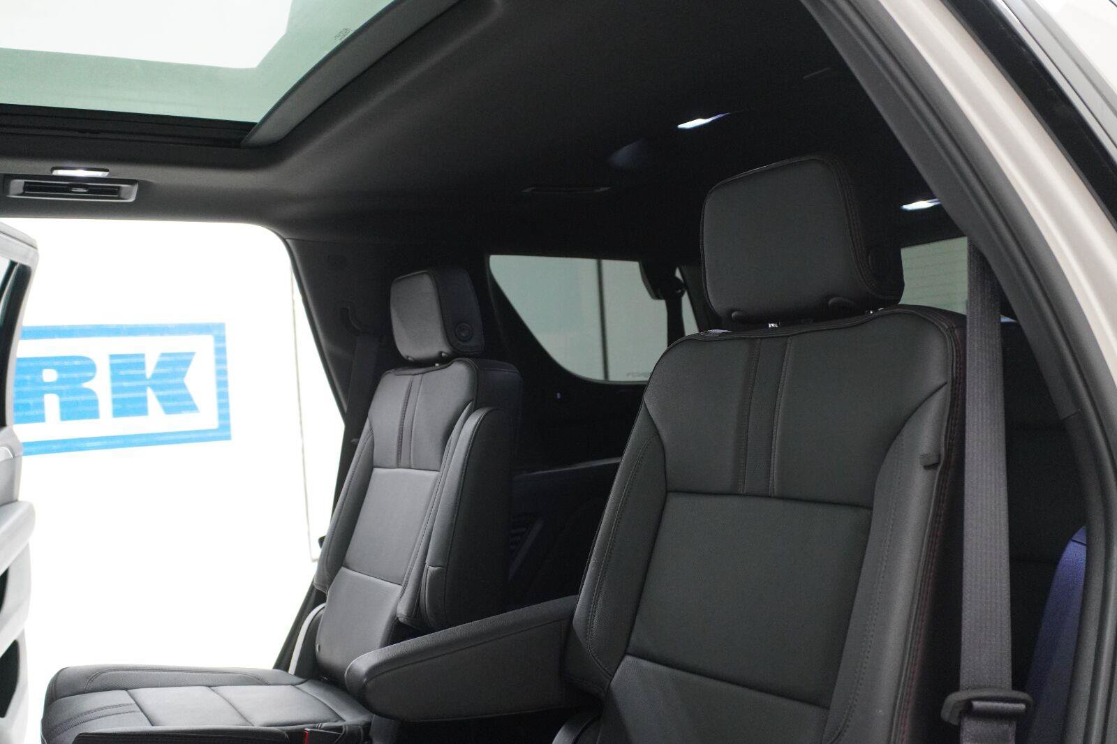 Used 2024 Chevrolet Tahoe RST w/ Luxury Package RWD image 26