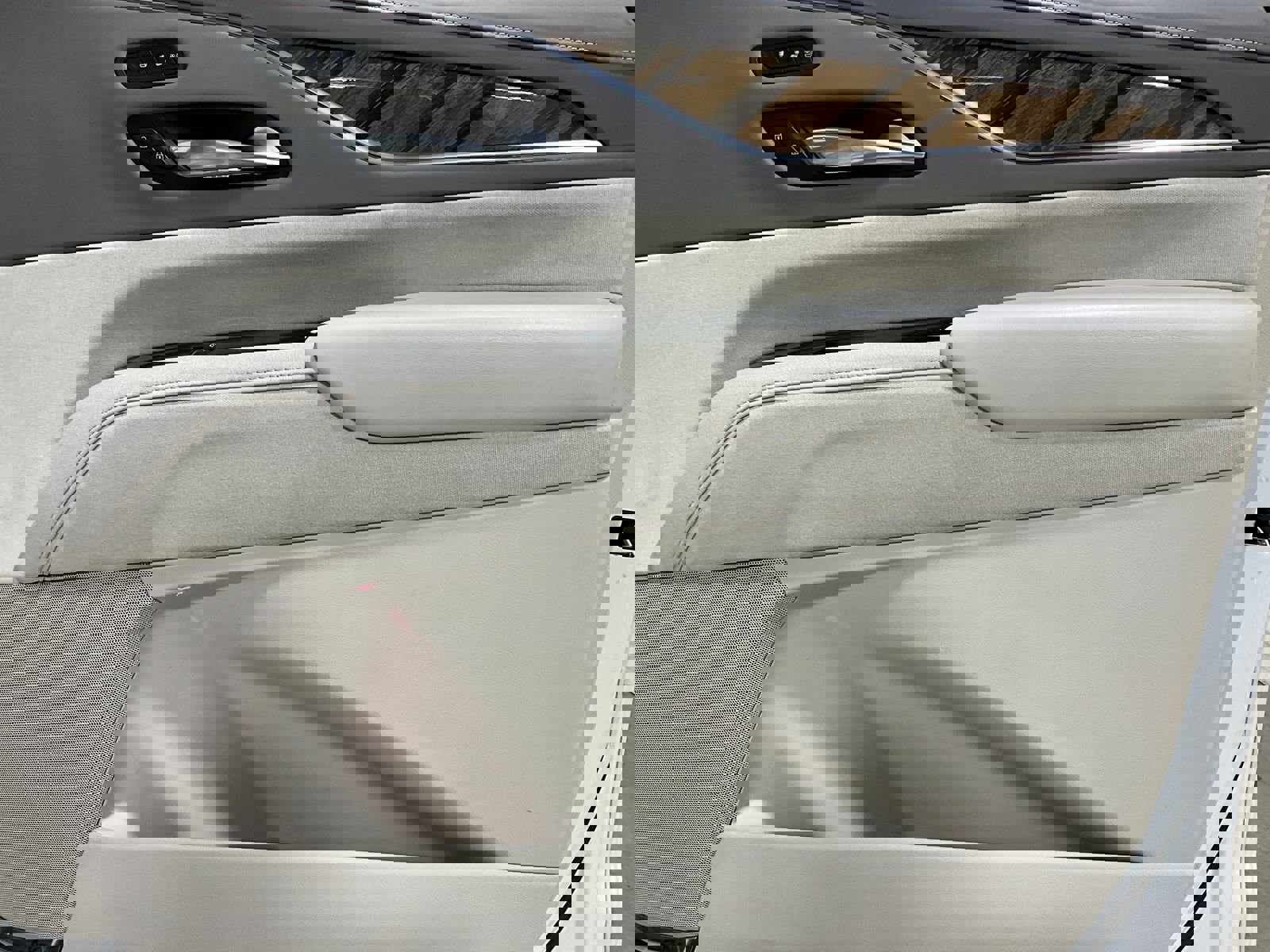 Used 2021 Cadillac Escalade ESV Premium Luxury Platinum image 21