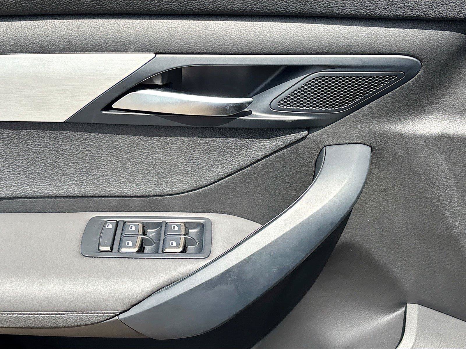 New 2025 VinFast VF 8 Plus AWD/4WD image 17