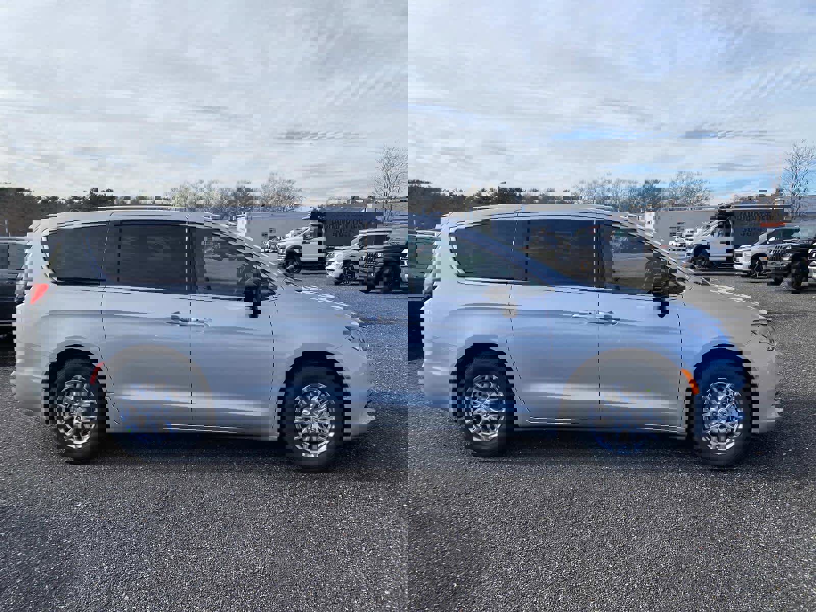 New 2026 Chrysler Voyager LX image 2