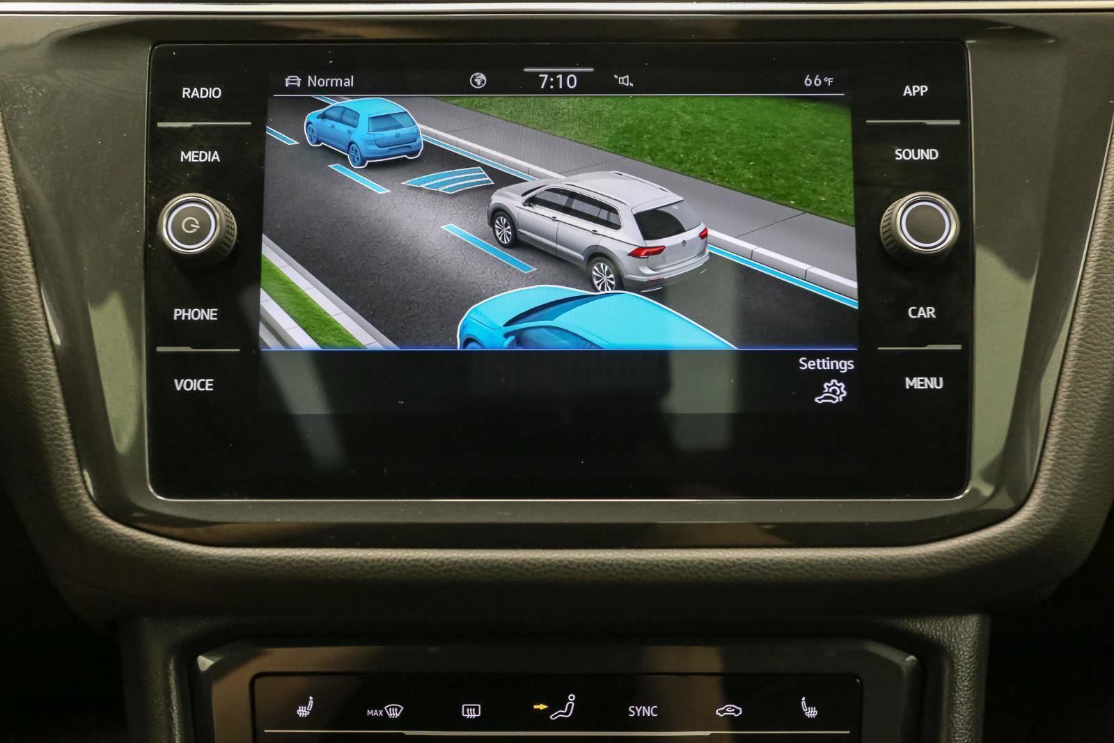 Certified 2023 Volkswagen Tiguan SE AWD/4WD image 33