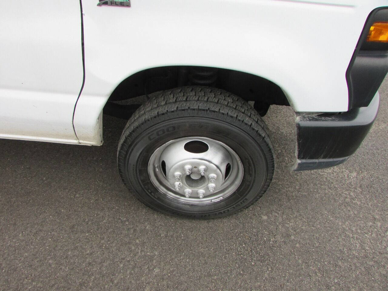 Used 2012 Ford E-450 and Econoline 450 Super Duty w/ PWR Locks & Windows Group image 51