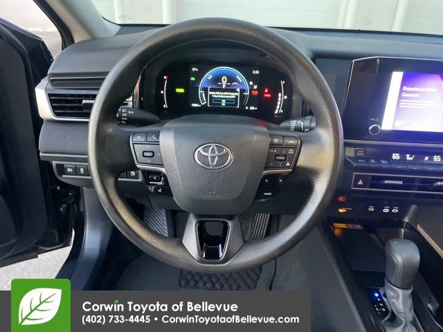 Used 2025 Toyota Camry LE image 13